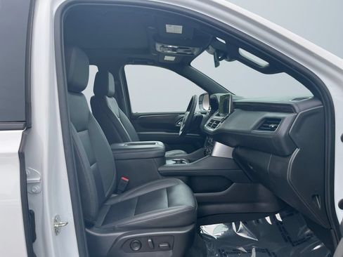 Used 2023 Chevrolet Tahoe Z71 w/ Luxury Package AWD/4WD image 15