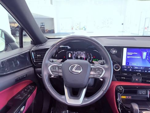 Certified 2025 Lexus NX 250 FWD w/ Towing Package (2000 Lbs) image 18