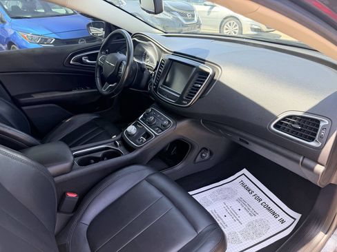 Used 2017 Chrysler 200 Limited Platinum w/ Comfort & Convenience Group FWD image 24