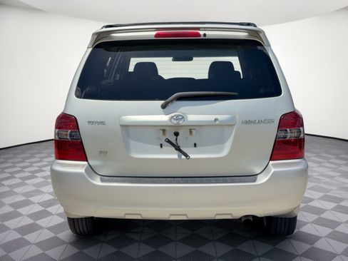 Used 2004 Toyota Highlander Limited w/ Towing Prep Pkg FWD image 11