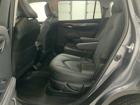 Used 2020 Toyota Highlander Platinum image 14