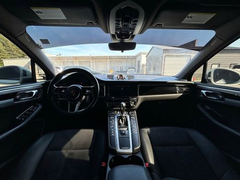 Used 2020 Porsche Macan image 9