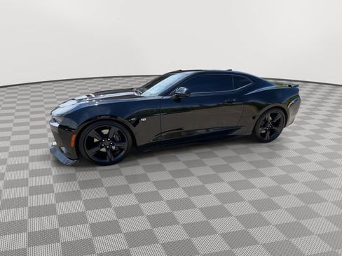 Used 2017 Chevrolet Camaro SS RWD image 4