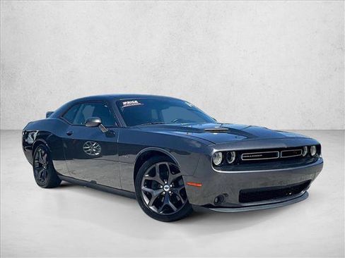 Used 2015 Dodge Challenger R/T w/ Quick Order Package 28B R/T RWD image 12