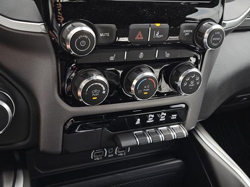 New 2026 RAM 1500 4x4 Crew Cab image 19