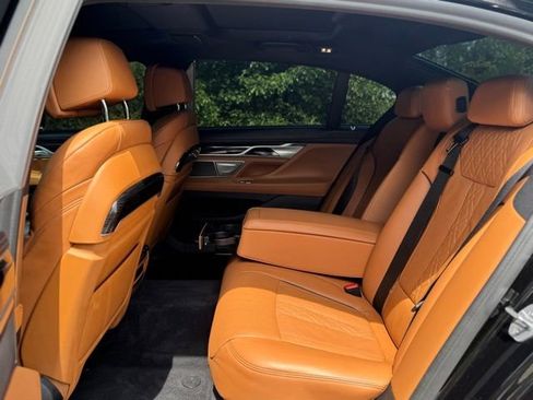 Used 2020 BMW 740i xDrive w/ M Sport Package AWD/4WD image 13