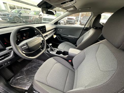 New 2025 Kia K4 LX image 26