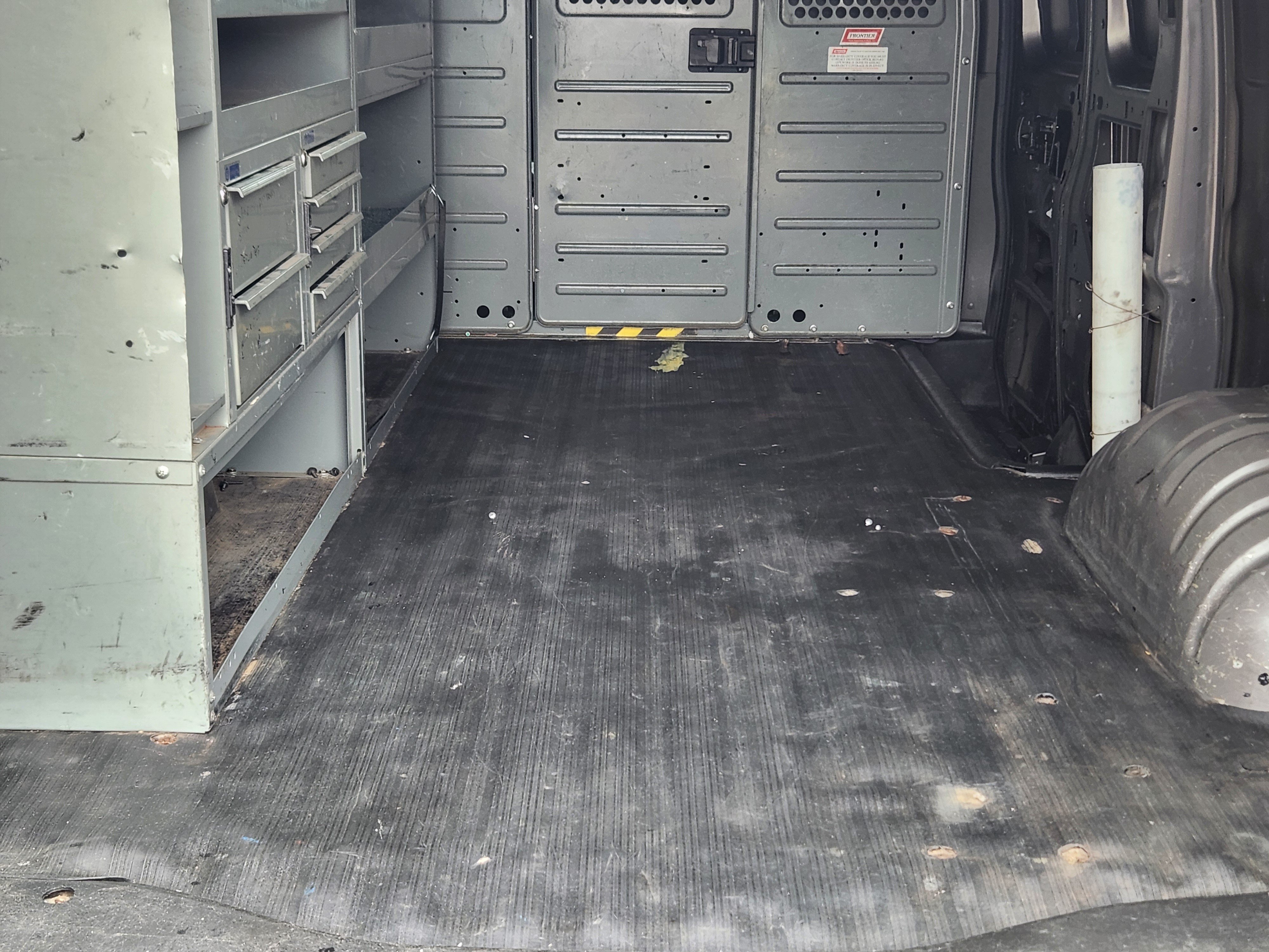 Used 2010 Chevrolet Express 2500 RWD image 19