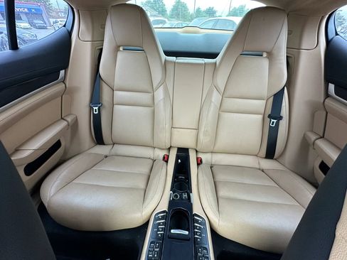 Used 2015 Porsche Panamera image 11