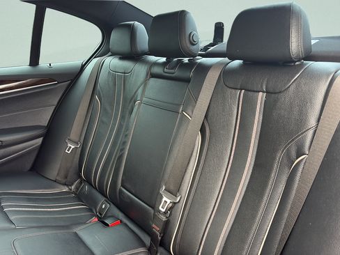 Used 2017 BMW 530i RWD image 14