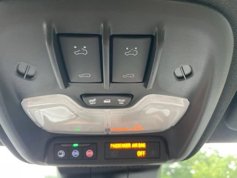 Used 2025 GMC Canyon AT4 w/ AT4X AEV Edition AWD/4WD image 29