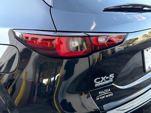 Used 2025 MAZDA CX-5 Signature image 10