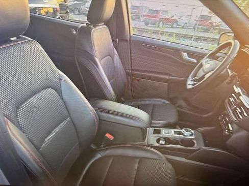 Used 2024 Ford Escape ST-Line w/ Tech Pack #1 FWD image 11