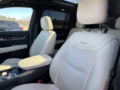 Used 2020 Cadillac XT6 Sport image 16