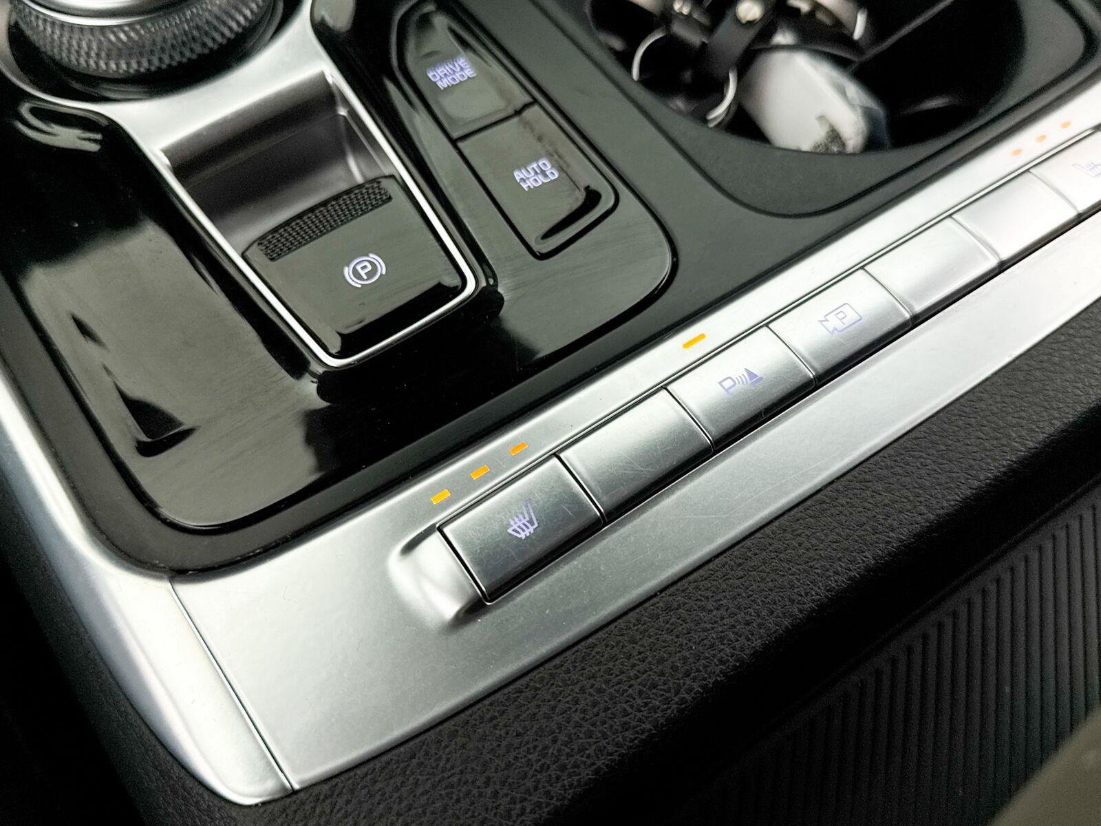 Used 2025 Kia Carnival EX FWD image 27