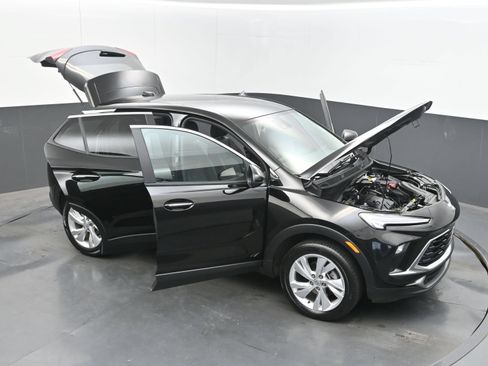 Used 2025 Buick Encore GX Preferred AWD/4WD image 36
