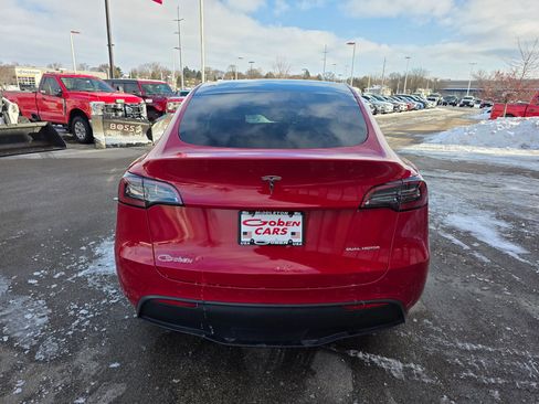 Used 2021 Tesla Model Y Long Range image 4