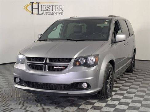 Used 2016 Dodge Grand Caravan R/T image 4