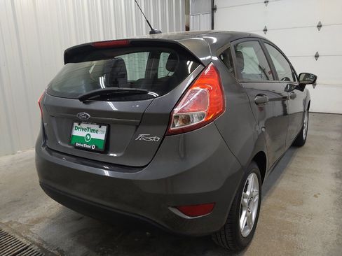 Used 2017 Ford Fiesta SE image 9