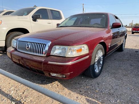 Used 2011 Mercury Grand Marquis LS RWD image 2