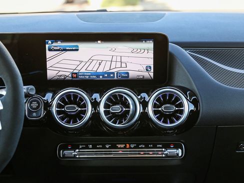 Used 2025 Mercedes-Benz GLA 35 AMG 4MATIC image 14