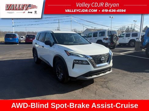 Used 2023 Nissan Rogue S AWD/4WD image 1