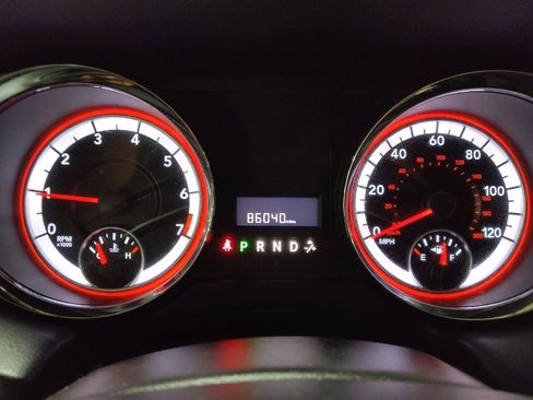 Used 2020 Dodge Grand Caravan SXT FWD image 23