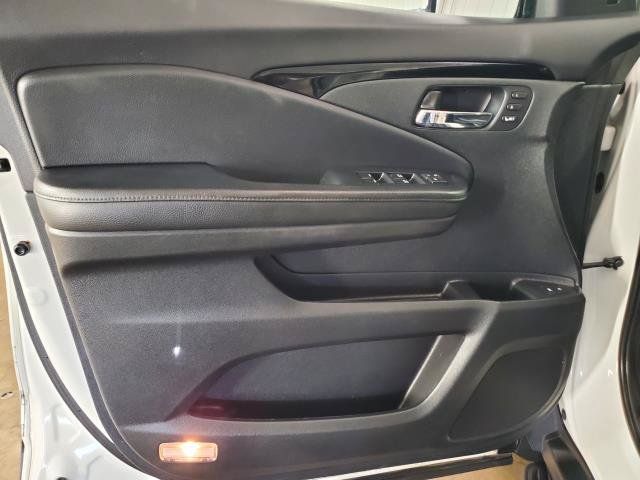 Used 2019 Honda Pilot Touring image 14
