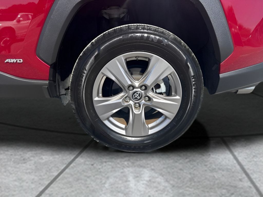 Used 2022 Toyota RAV4 LE AWD/4WD image 24