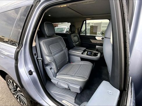 Used 2024 Lincoln Navigator L Black Label AWD/4WD image 37