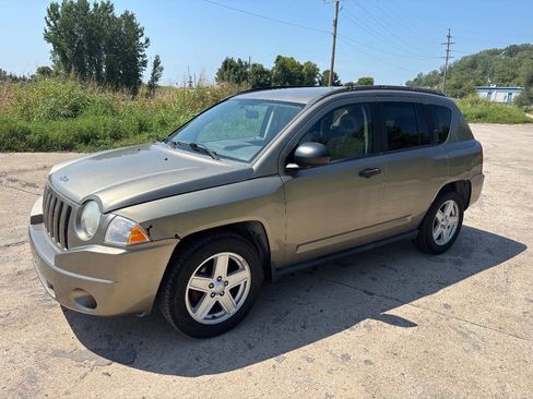 Used 2007 Jeep Compass Sport FWD image 1