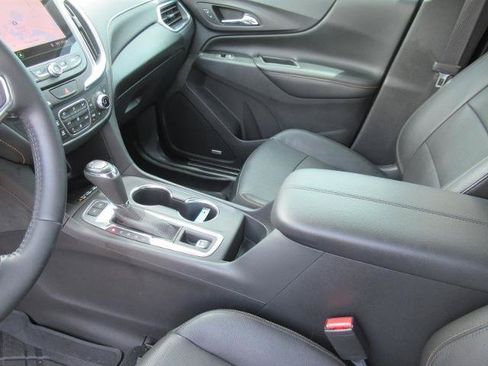 Used 2020 Chevrolet Equinox Premier AWD/4WD image 16