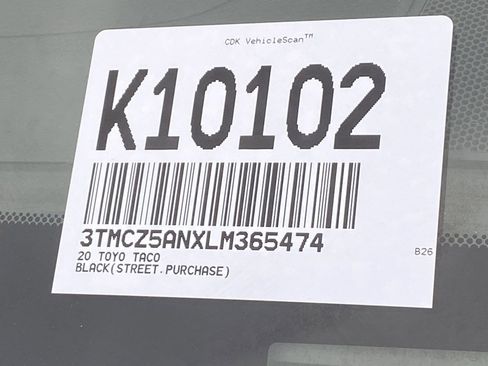 Used 2020 Toyota Tacoma TRD Sport w/ Technology Package image 33