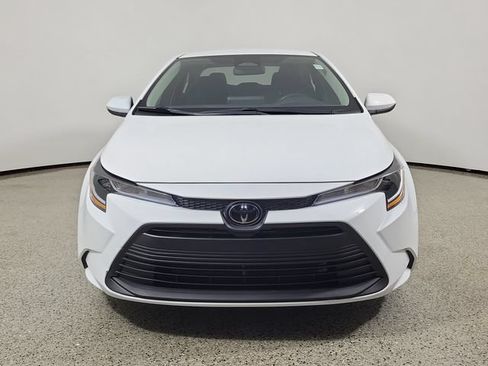 Used 2025 Toyota Corolla LE FWD image 3