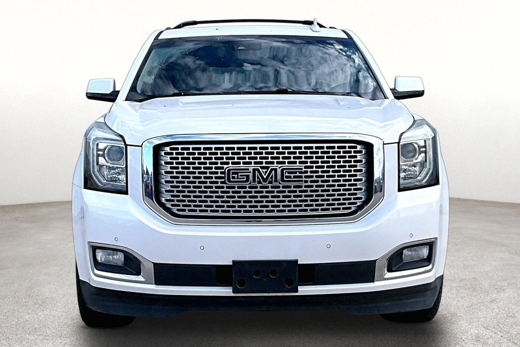 Used 2017 GMC Yukon Denali AWD/4WD image 2