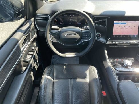 Certified 2024 Jeep Wagoneer L Series II AWD/4WD image 24