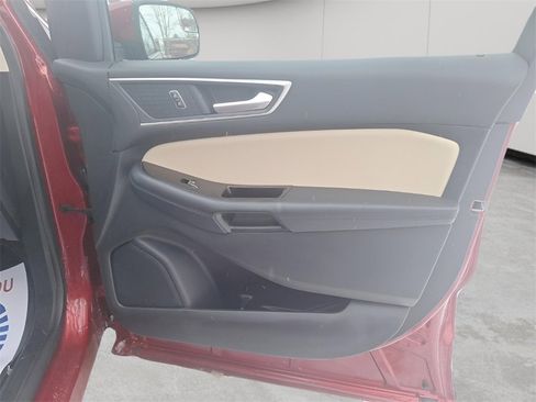 Used 2018 Ford Edge SEL w/ Equipment Group 201A image 9