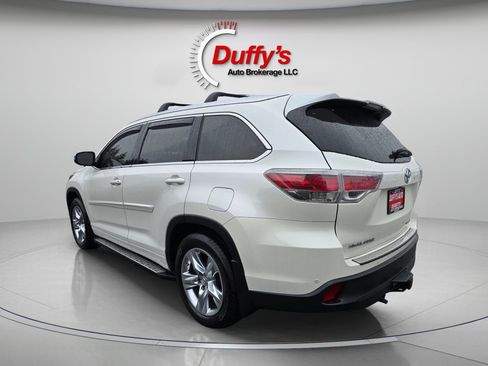 Used 2014 Toyota Highlander Limited Platinum AWD/4WD image 18
