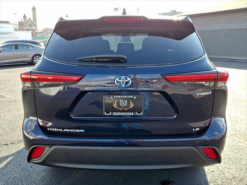 Used 2022 Toyota Highlander LE image 14