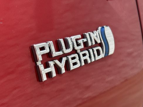 Certified 2018 Toyota Prius Prime Premium FWD image 9