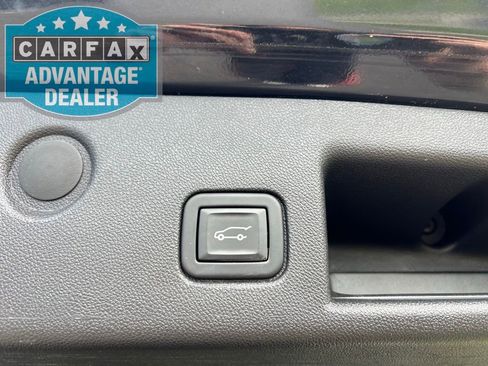 Used 2023 Chevrolet Equinox Premier AWD/4WD image 23