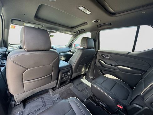 Used 2023 Chevrolet Traverse Premier AWD/4WD image 14