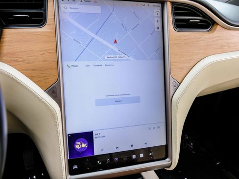 Used 2019 Tesla Model X 75D image 30