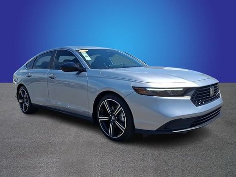 Used 2025 Honda Accord Sport image 3