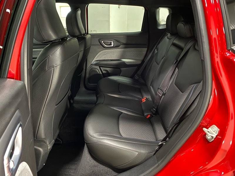 Used 2024 Jeep Compass Latitude AWD/4WD image 17