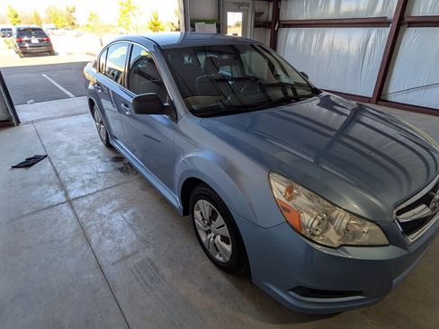 Used 2010 Subaru Legacy 2.5i image 4