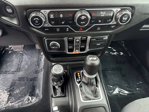 Used 2024 Jeep Wrangler Unlimited Sport AWD/4WD image 14