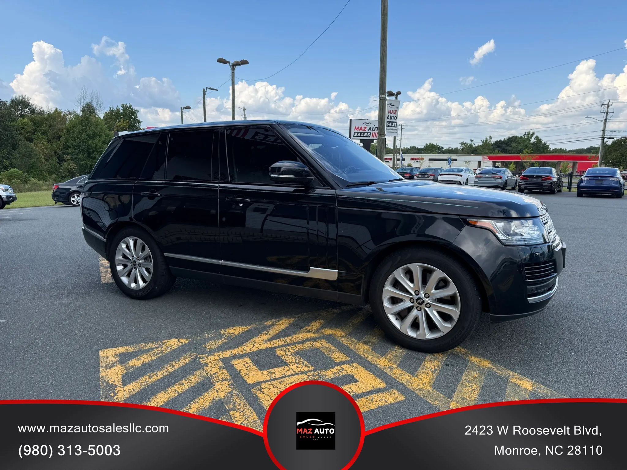 Used 2017 Land Rover Range Rover HSE AWD/4WD image 3