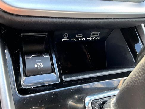 Used 2023 Subaru Outback Premium AWD/4WD image 34