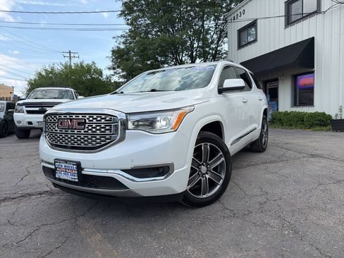 Used 2019 GMC Acadia Denali w/ Technology Package FWD image 1